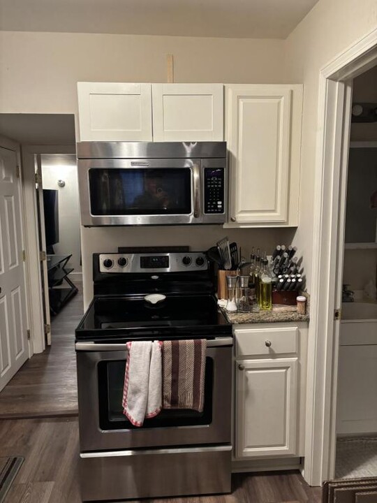 10 Hurst Estates in Milton, NH - Building Photo
