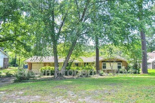 5115 Lake Valley Dr in Fayetteville, NC - Building Photo