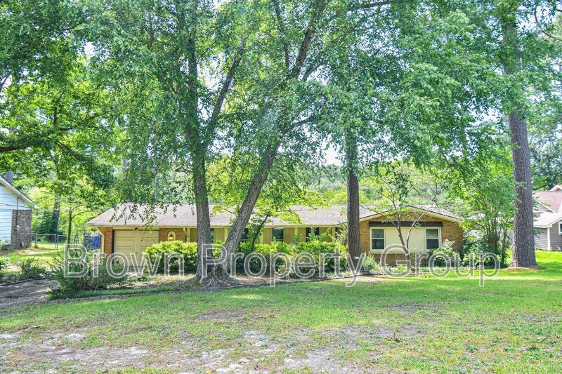 5115 Lake Valley Dr in Fayetteville, NC - Building Photo