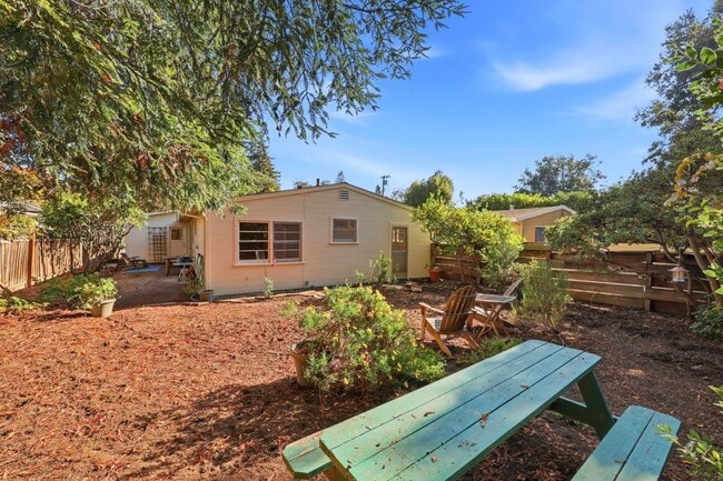 429 Pope St in Menlo Park, CA - Building Photo - Building Photo