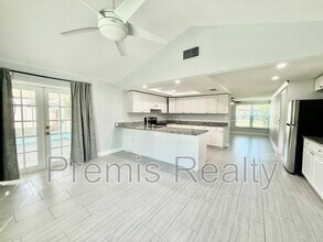 11950 107th Ave N in Largo, FL - Building Photo - Building Photo