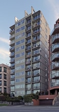 Beachview Towers in Vancouver, BC - Building Photo - Building Photo