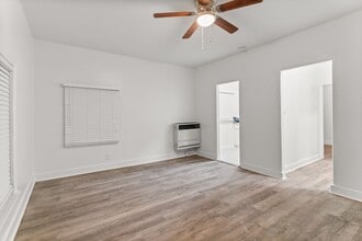 1424 Chestnut Ave in Long Beach, CA - Foto de edificio - Building Photo