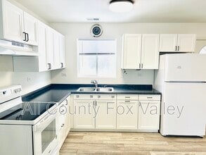 284 W Windsor Terrace in Antioch, IL - Building Photo - Building Photo