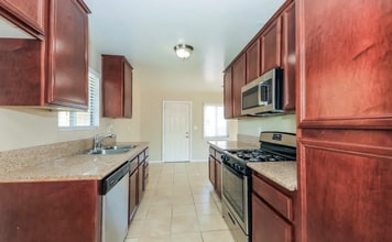 2815 St Elmo Dr in Rialto, CA - Building Photo - Building Photo