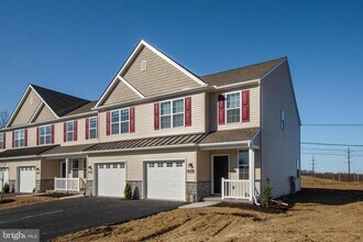6110 Sawgrass Ct in Harrisburg, PA - Building Photo - Building Photo