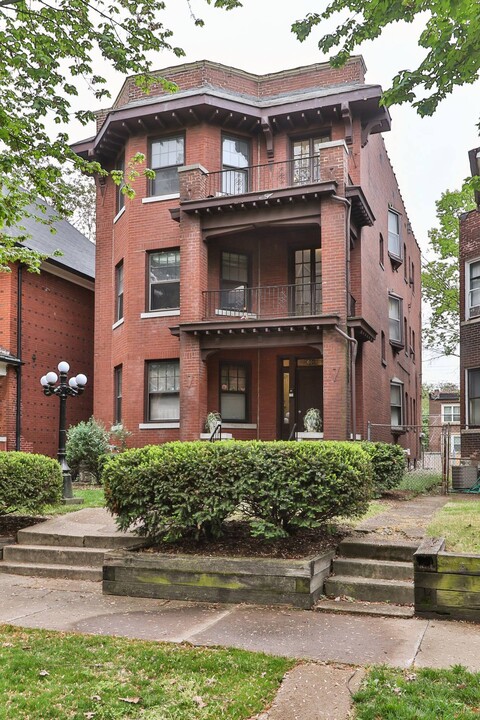 6018 Westminster Pl in St. Louis, MO - Foto de edificio