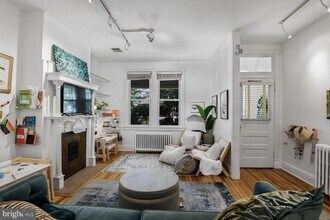 426 Shepherd St NW in Washington, DC - Building Photo - Building Photo