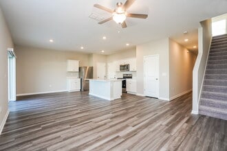 813 Kings Pine Ct in Ruskin, FL - Building Photo - Building Photo