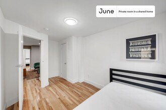 94 St Marks Pl, Unit B in New York, NY - Building Photo - Building Photo
