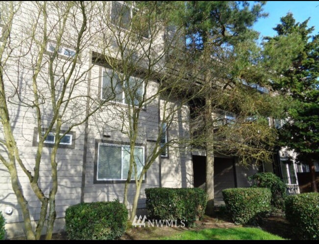 6055 35th Ave SW #307
