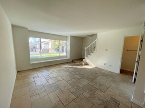 1128 Okapi Ln in Ventura, CA - Building Photo - Building Photo