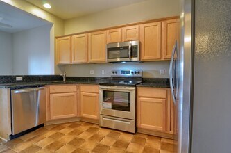 2136 Knotty Pine in Howell, MI - Building Photo - Building Photo