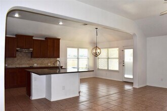 1001 Emory Fields Cove in Hutto, TX - Building Photo - Building Photo