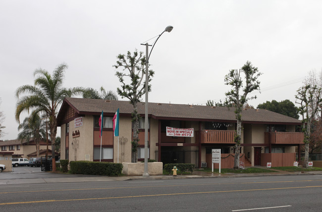 San Carlos Apartments in Riverside, CA - Building Photo - Building Photo