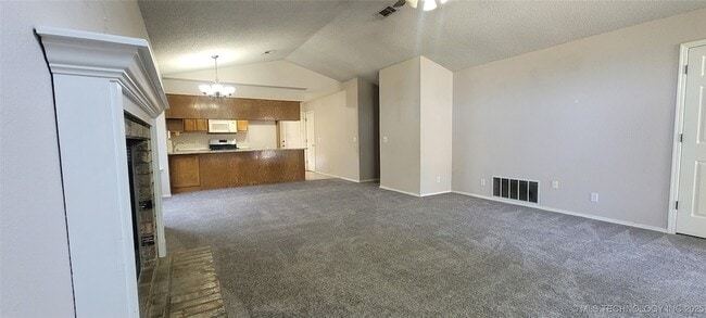 2201 W Quinton St in Broken Arrow, OK - Building Photo - Building Photo