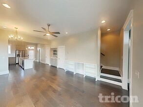 6817 Charlotte Pike in Nashville, TN - Building Photo - Building Photo