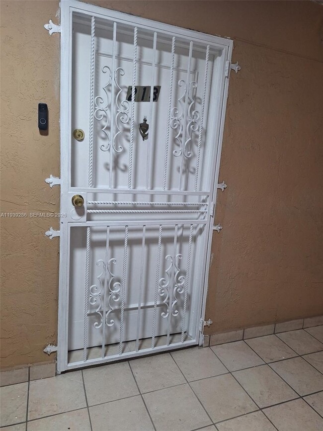 250 NW 107th Ave in Miami, FL - Building Photo - Building Photo