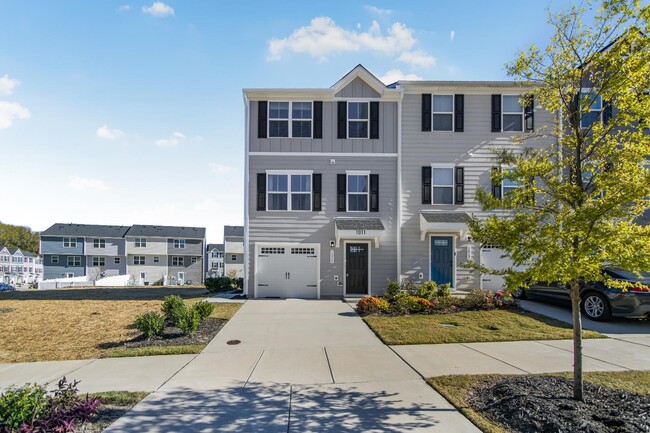 property at 1011 Chevy Pk Lndg