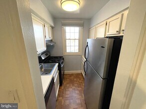 22 S Old Glebe Rd in Arlington, VA - Building Photo - Building Photo