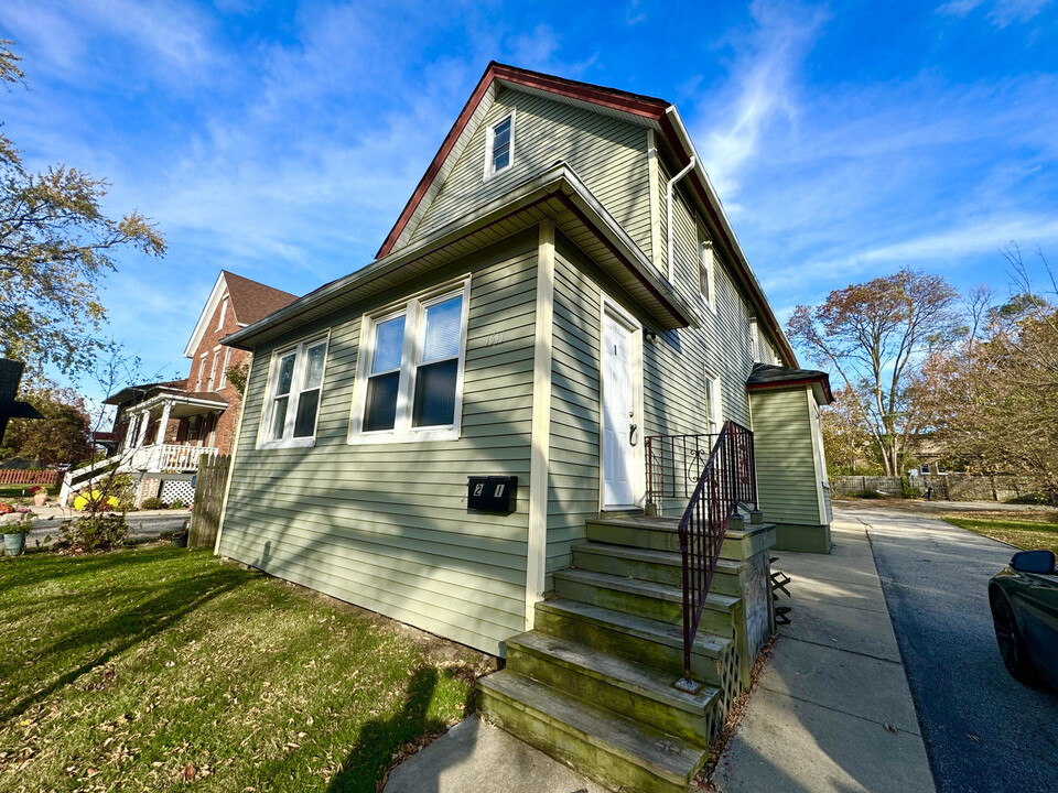 1511 Lincoln St in North Chicago, IL - Building Photo