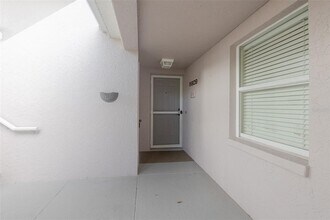 5609 Sheffield Greene Cir in Sarasota, FL - Building Photo - Building Photo