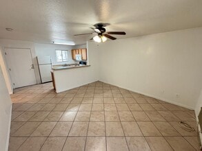 5330 S Swenson St in Las Vegas, NV - Building Photo - Building Photo
