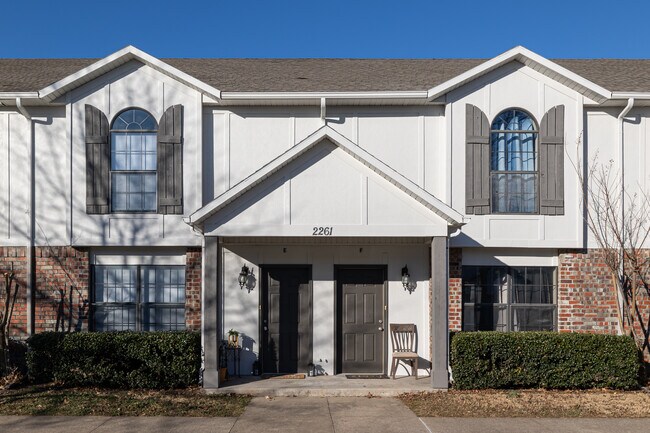 Hidden Lake Townhomes in Springdale, AR - Building Photo - Building Photo