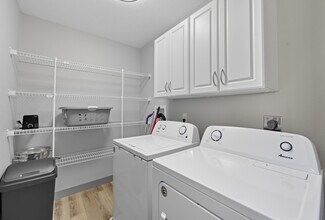 203 3rd St SE, Unit 2B in Altoona, IA - Foto de edificio - Building Photo