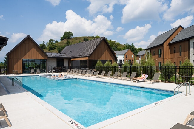 Norden Range Apartments in Oconomowoc, WI - Foto de edificio - Building Photo