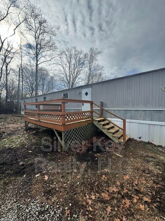 1019 S Jackson St in Athens, TN - Building Photo