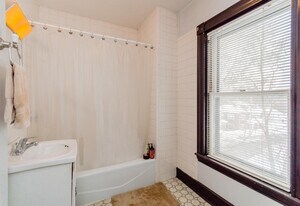 1068 South St in Boston, MA - Building Photo