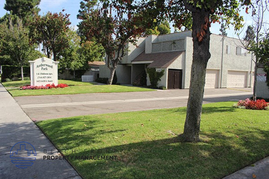 Amberwood Park Apartments in Anaheim, CA - Building Photo