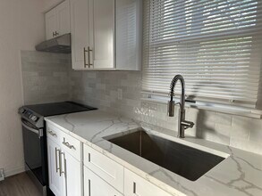 9630 Erie St in Highland, IN - Foto de edificio - Building Photo