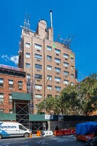 309 30th St in New York, NY - Building Photo