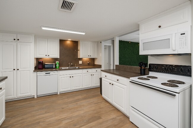 1 Gail Ct in Irving, TX - Building Photo - Building Photo