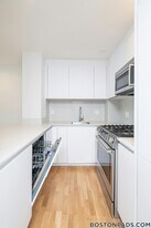 1410 Columbia Rd, Unit 10H in Boston, MA - Building Photo