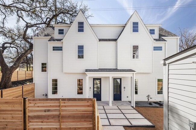 1802 Overhill Dr in Austin, TX - Building Photo - Building Photo