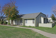 West Hills Apartments in Coalinga, CA - Building Photo - Building Photo