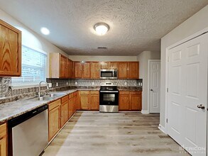 141 Willowleaf Ln in White House, TN - Building Photo - Building Photo