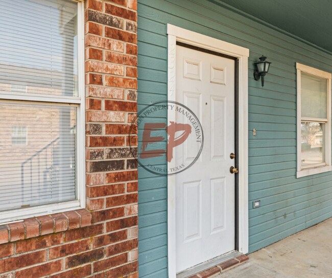 2324 Breezy Dr in Waco, TX - Building Photo - Building Photo