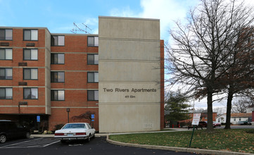 Two Rivers Apartment in Newport, KY - Building Photo - Building Photo