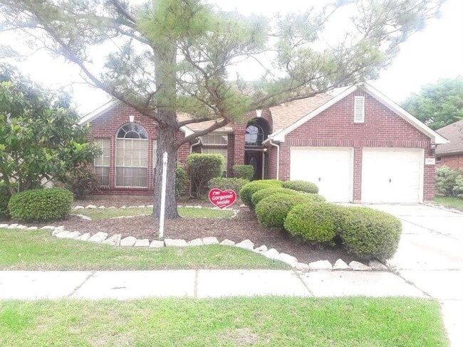 property at 4939 Linden Pl