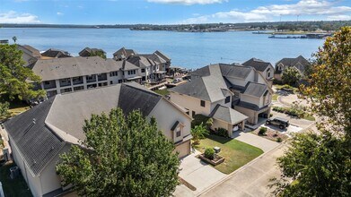 356 Old Aqua Landing W in Montgomery, TX - Building Photo - Building Photo