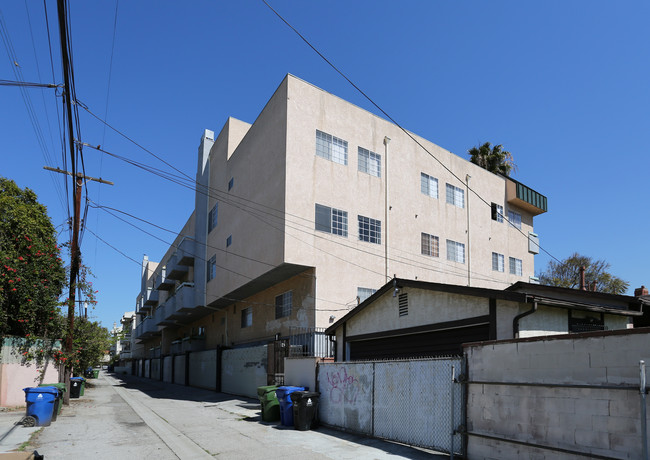 Marina Palms in Los Angeles, CA - Building Photo - Building Photo