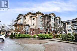 5889 Irmin St in Burnaby, BC - Building Photo