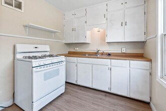 1632 Waterloo Rd in Cedar Falls, IA - Building Photo - Building Photo