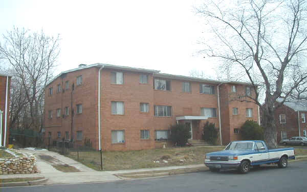 Captains Hill in Arlington, VA - Building Photo - Building Photo