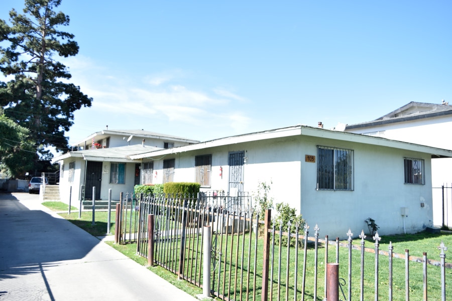 903 N Sloan Ave in Compton, CA - Foto de edificio