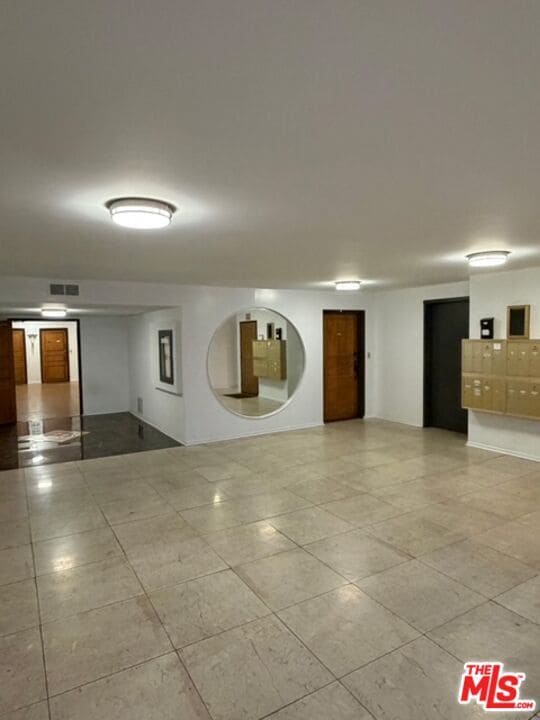 1215 Brockton Ave in Los Angeles, CA - Building Photo - Building Photo
